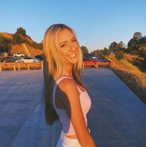 Meet your Posher, Elle